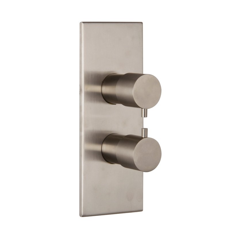 Thermostatic mixer for concealed installation with 2/3 outlets diverter